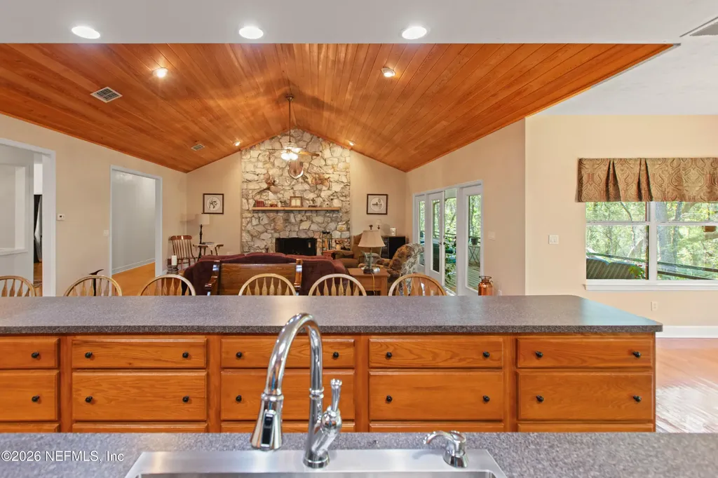 1320 County Road 315 Melrose FL 32666