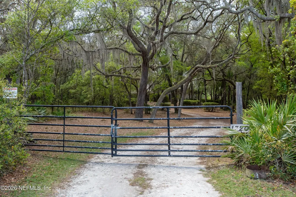 1320 County Road 315 Melrose FL 32666