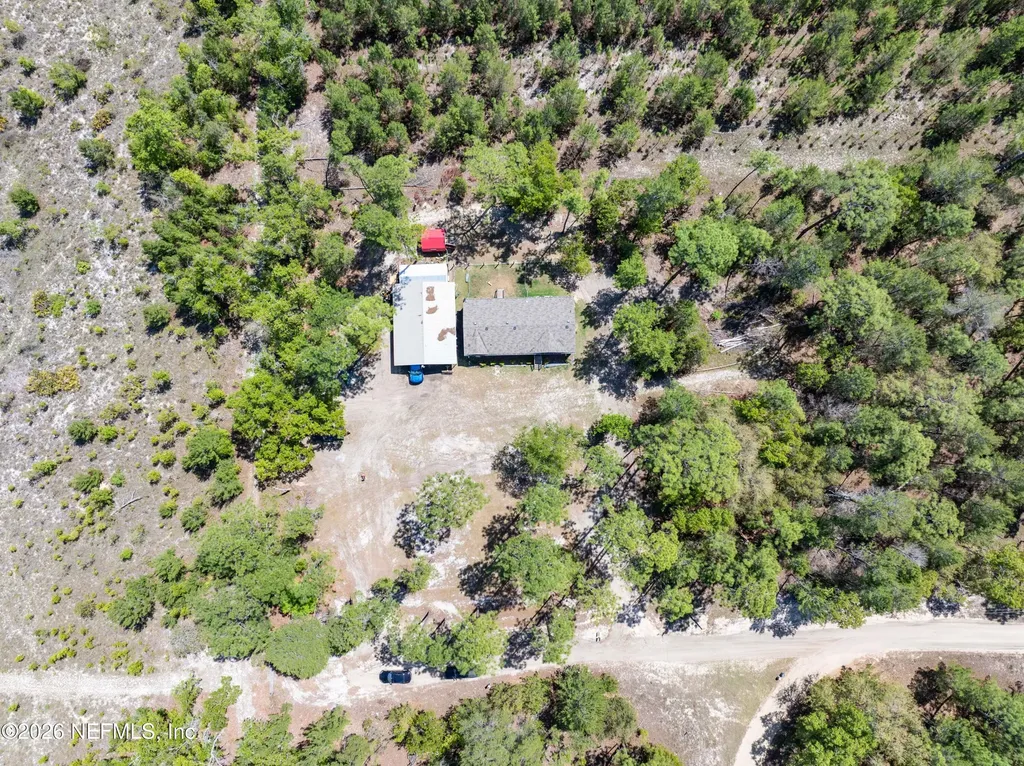 221 Magnolia Road Hawthorne FL 32640
