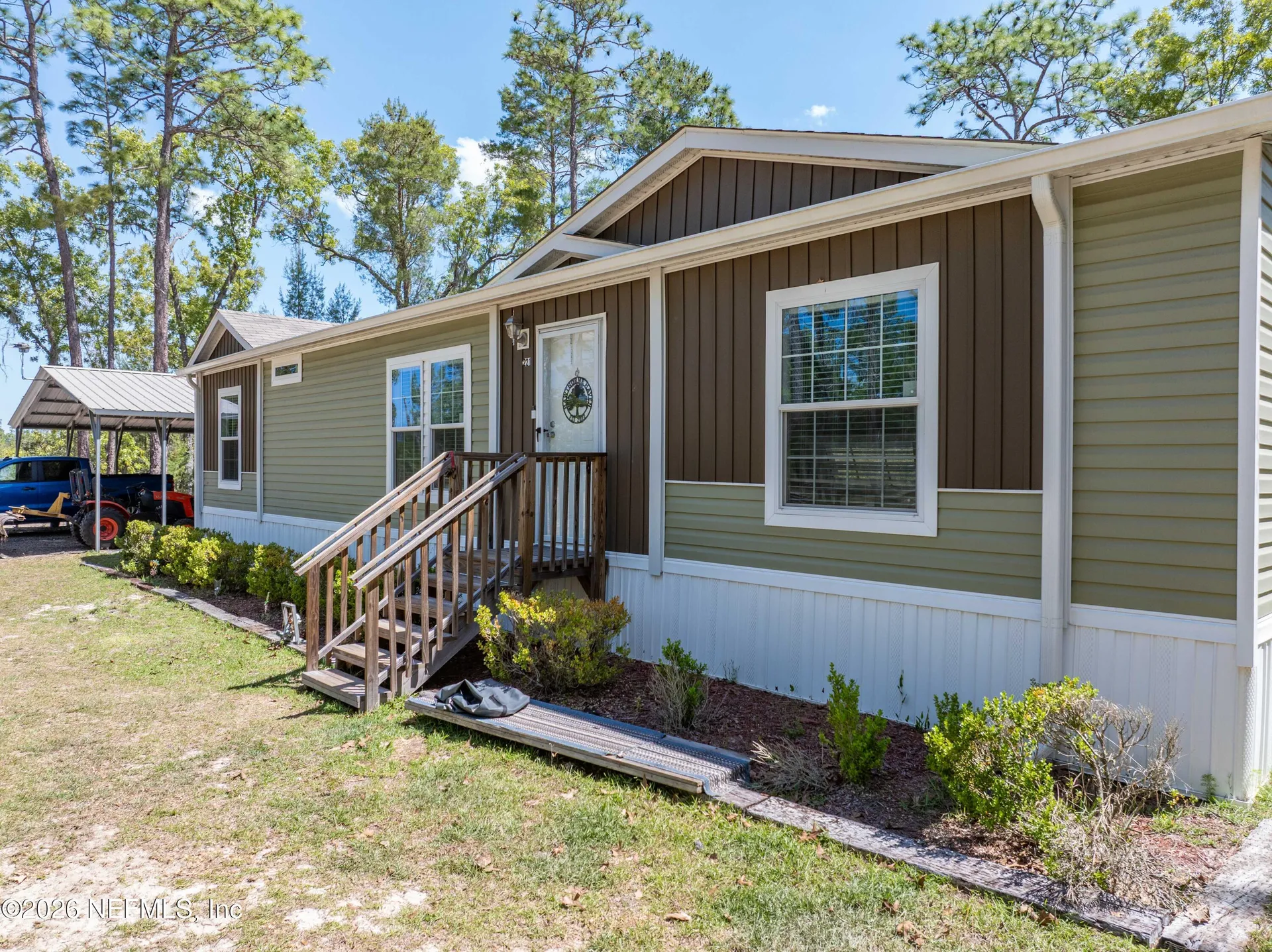 221 Magnolia Road Hawthorne FL 32640
