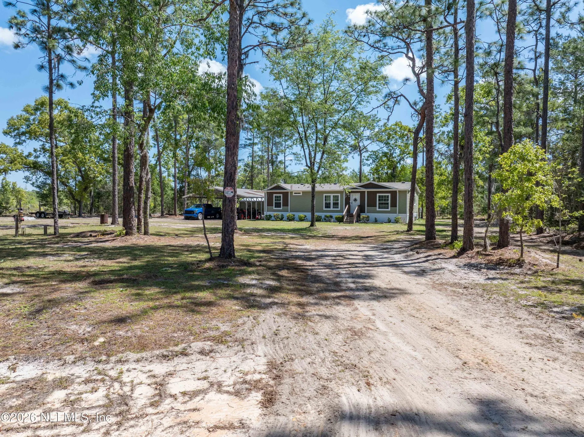 221 Magnolia Road Hawthorne FL 32640
