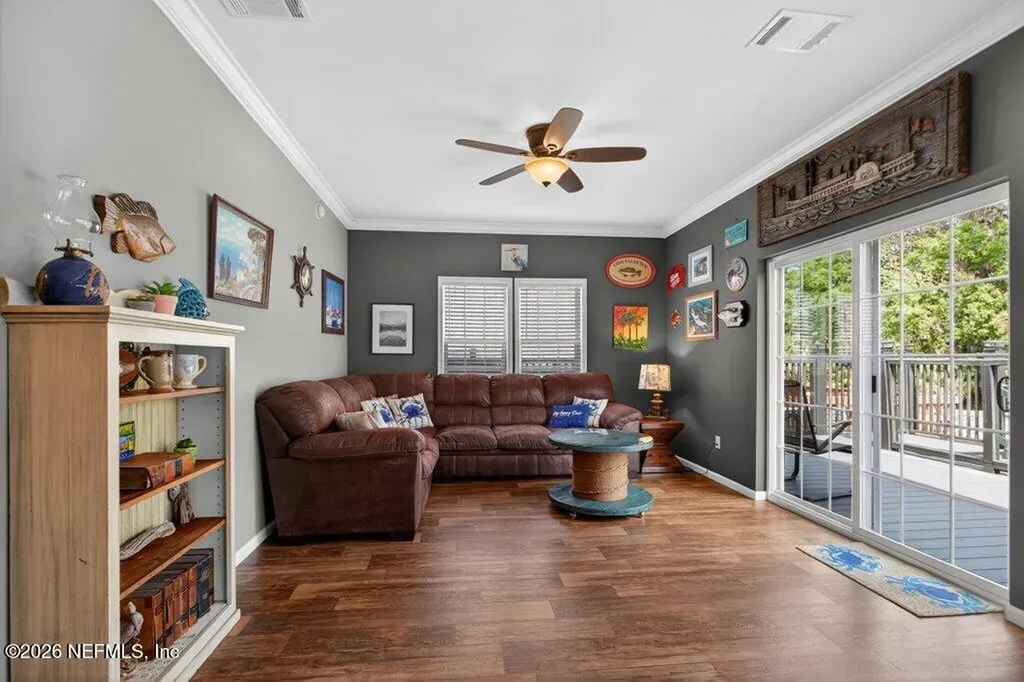 292 Maxwell Drive Welaka FL 32193