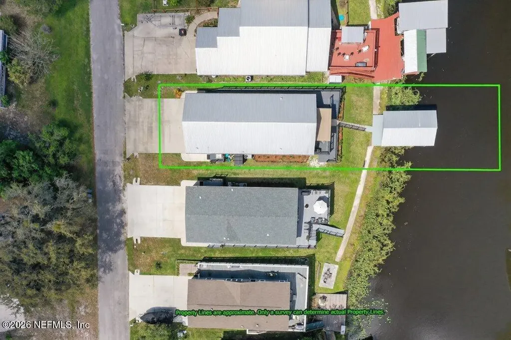292 Maxwell Drive Welaka FL 32193