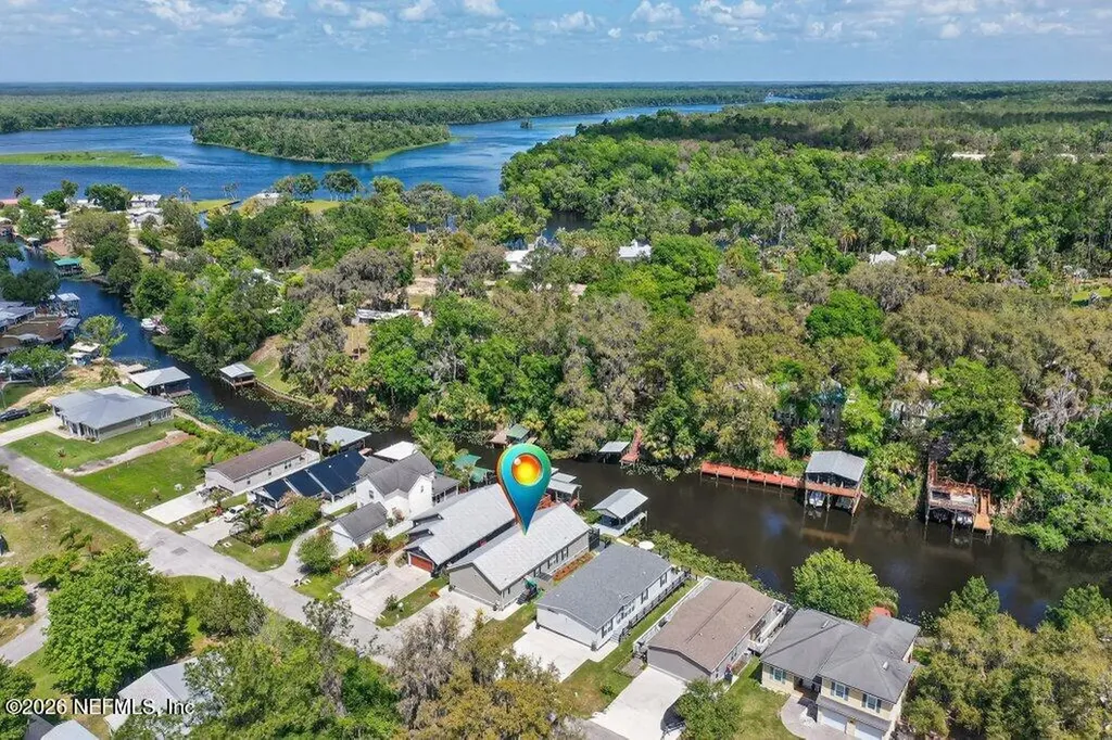 292 Maxwell Drive Welaka FL 32193