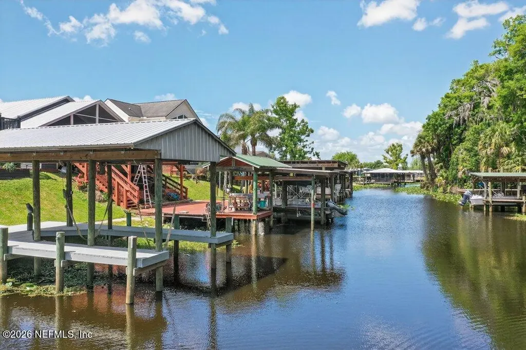 292 Maxwell Drive Welaka FL 32193