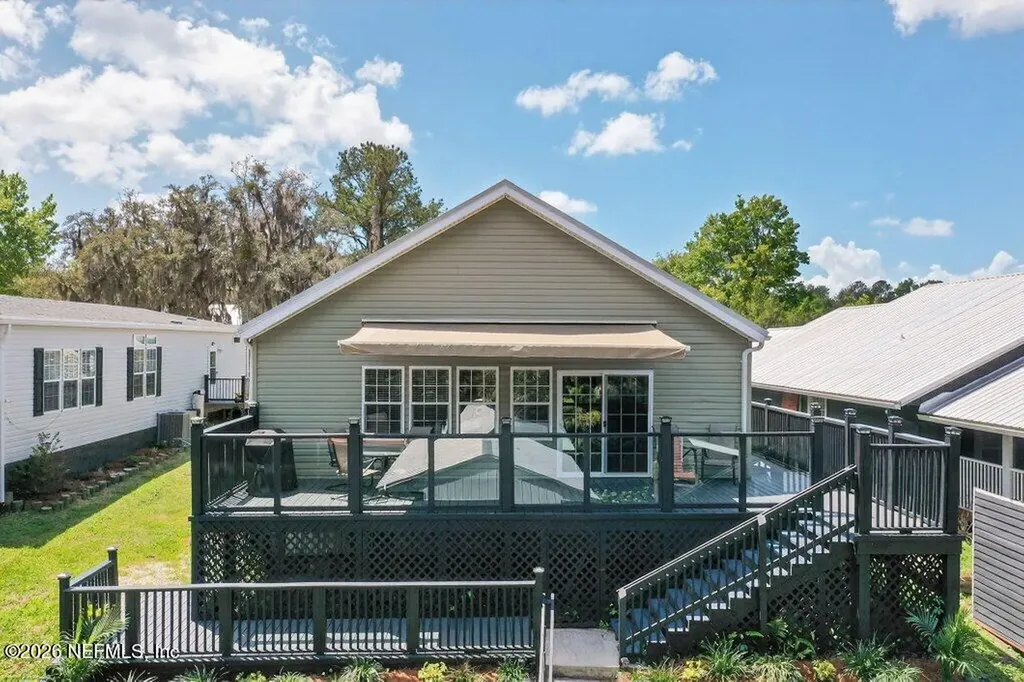 292 Maxwell Drive Welaka FL 32193