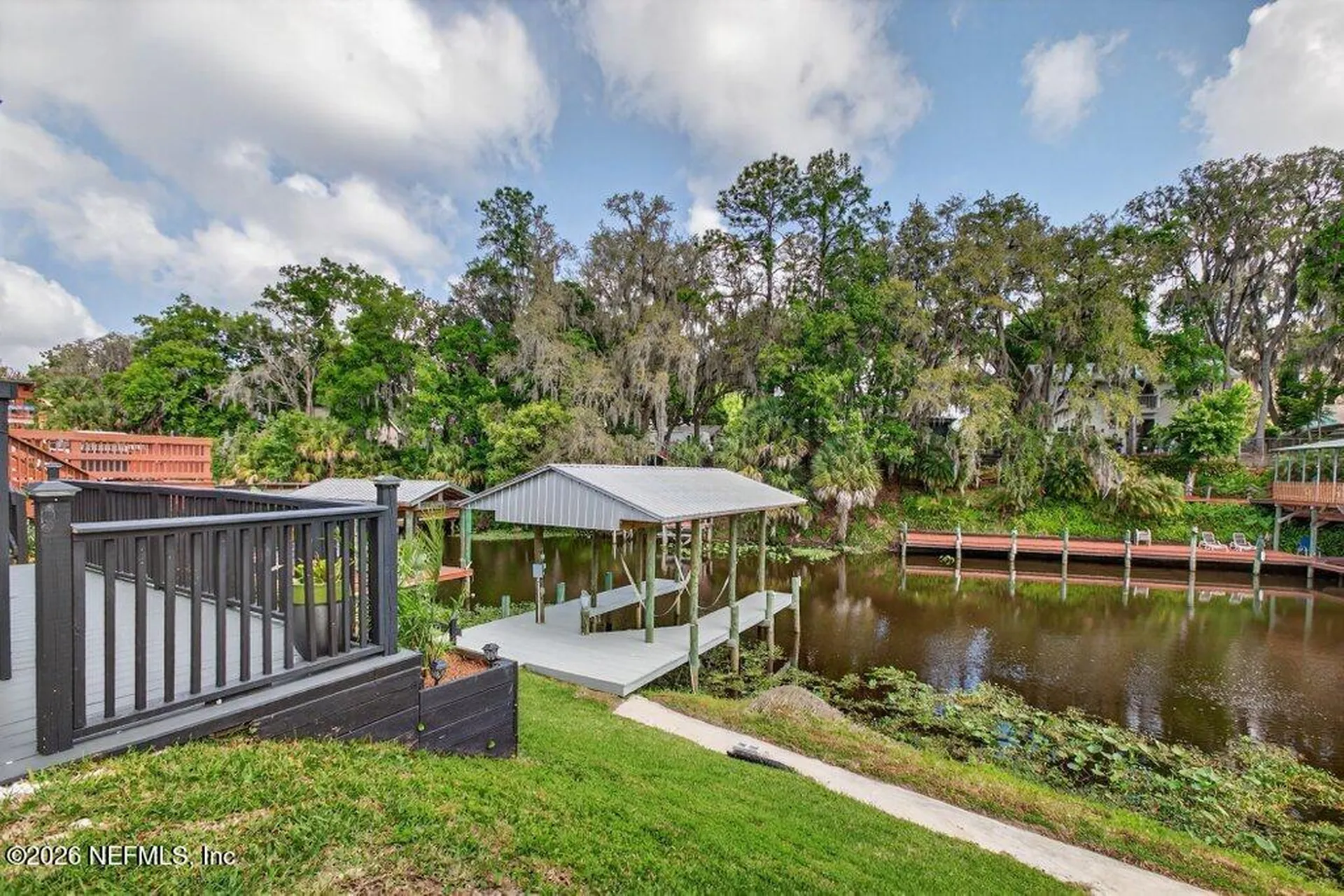292 Maxwell Drive Welaka FL 32193