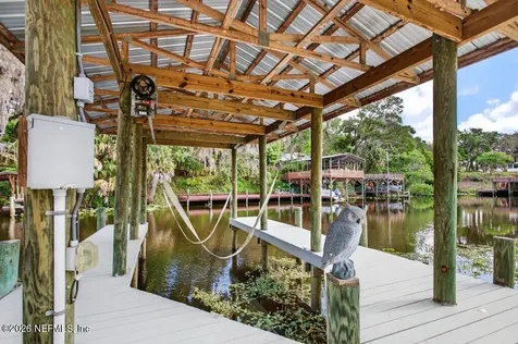 292 Maxwell Drive Welaka FL 32193