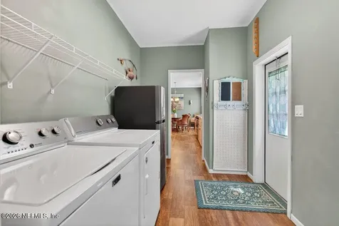 292 Maxwell Drive Welaka FL 32193