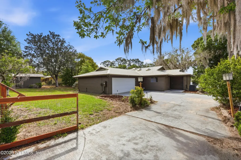 125 Twin Lake Grove Drive Interlachen FL 32148