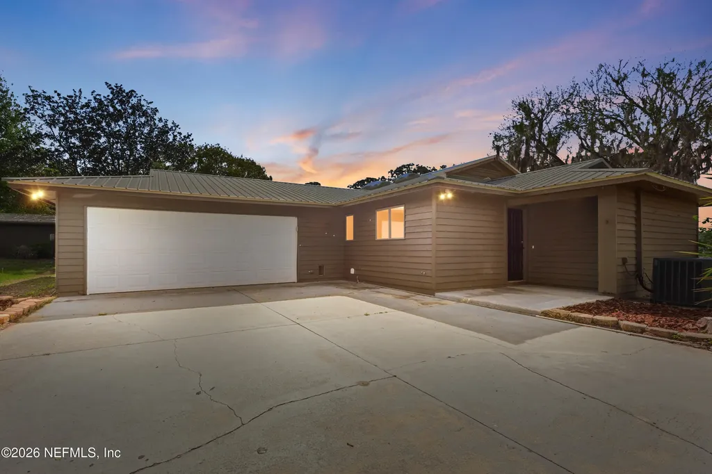 125 Twin Lake Grove Drive Interlachen FL 32148