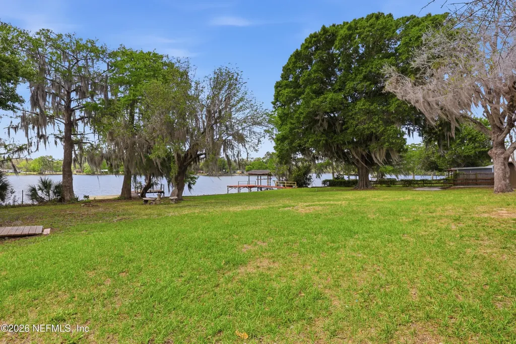 125 Twin Lake Grove Drive Interlachen FL 32148