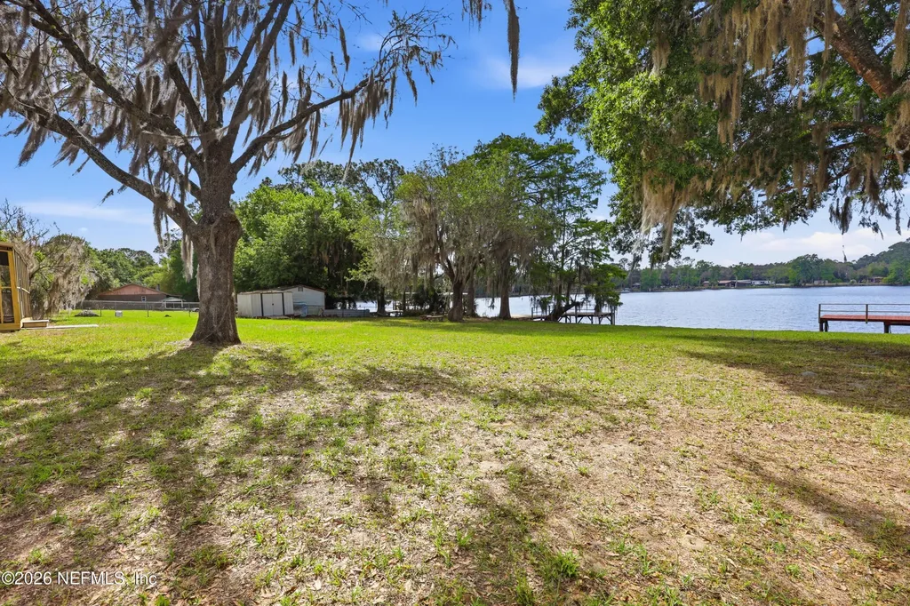 125 Twin Lake Grove Drive Interlachen FL 32148