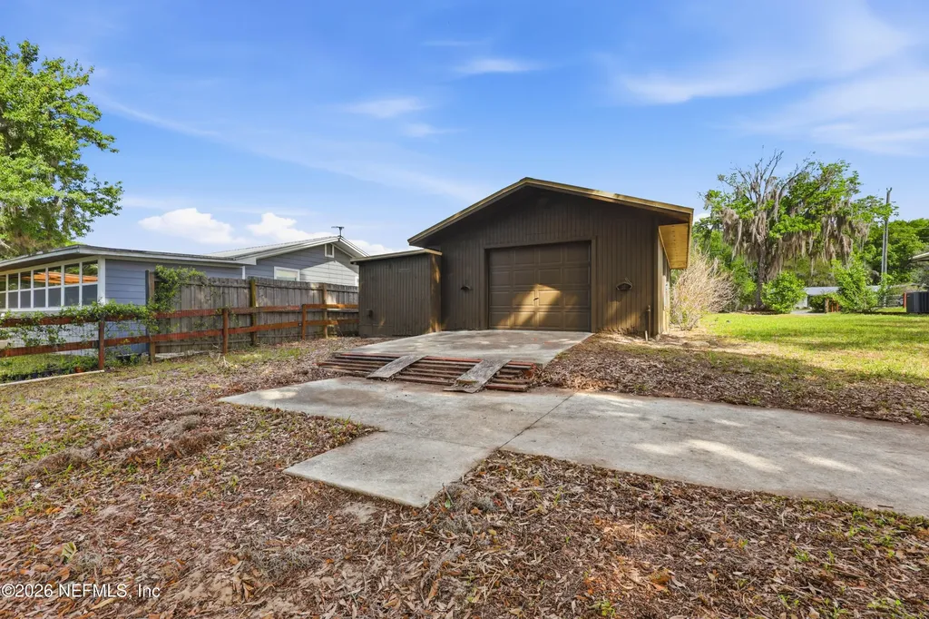 125 Twin Lake Grove Drive Interlachen FL 32148