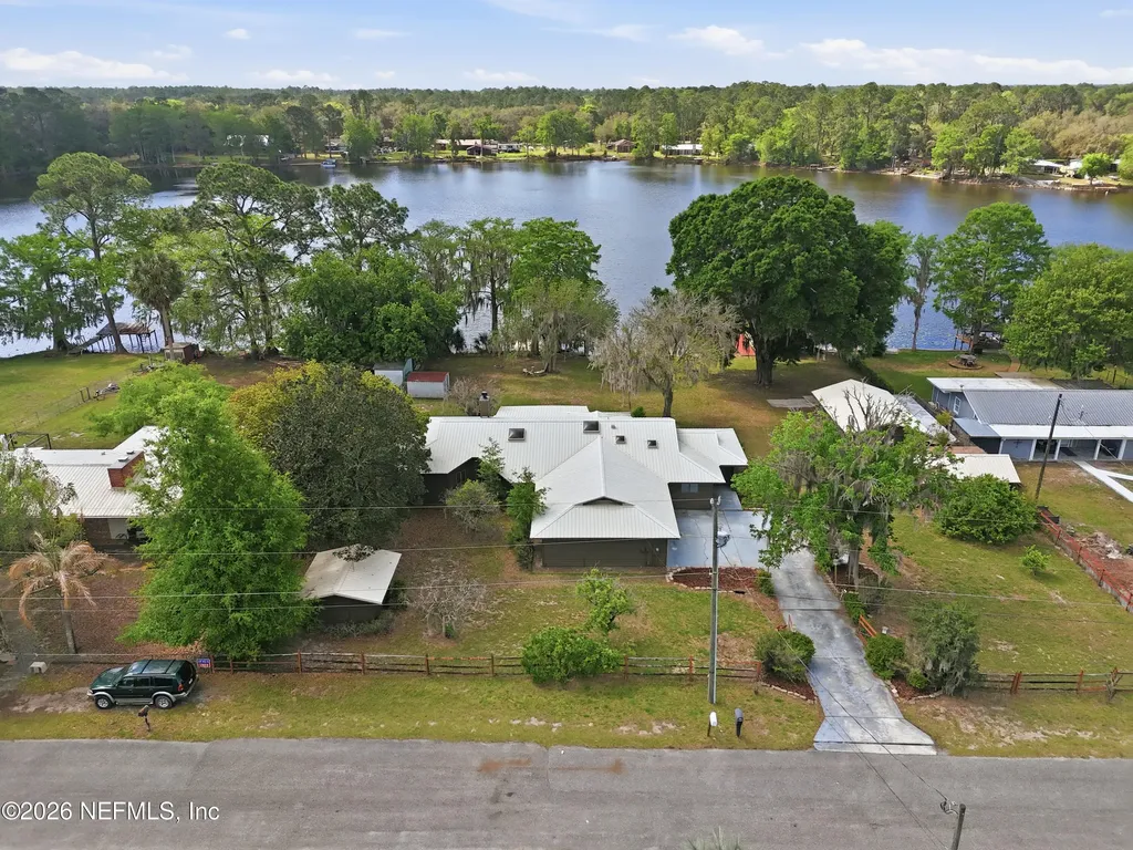 125 Twin Lake Grove Drive Interlachen FL 32148
