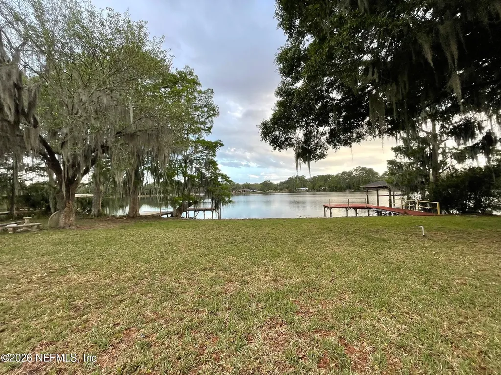 125 Twin Lake Grove Drive Interlachen FL 32148