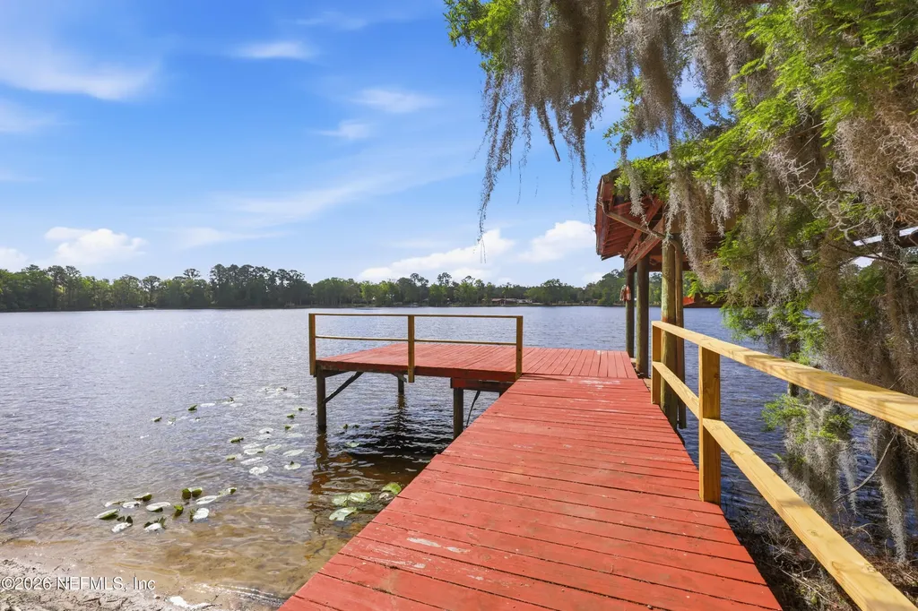 125 Twin Lake Grove Drive Interlachen FL 32148