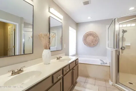 825 S Lilac Loop Jacksonville FL 32259