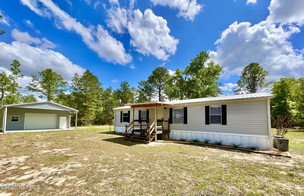 175 Whirlwind Loop Hawthorne FL 32640