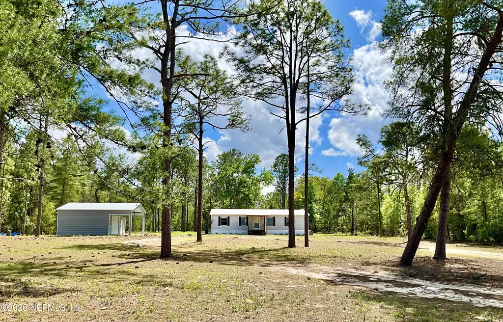 175 Whirlwind Loop Hawthorne FL 32640