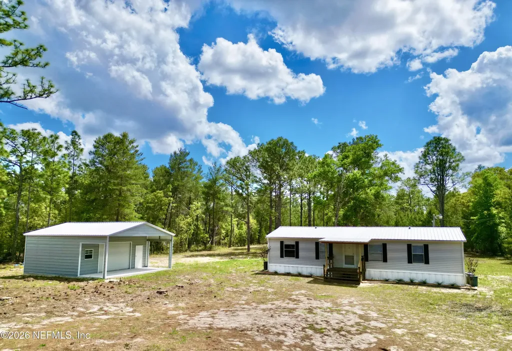 175 Whirlwind Loop Hawthorne FL 32640