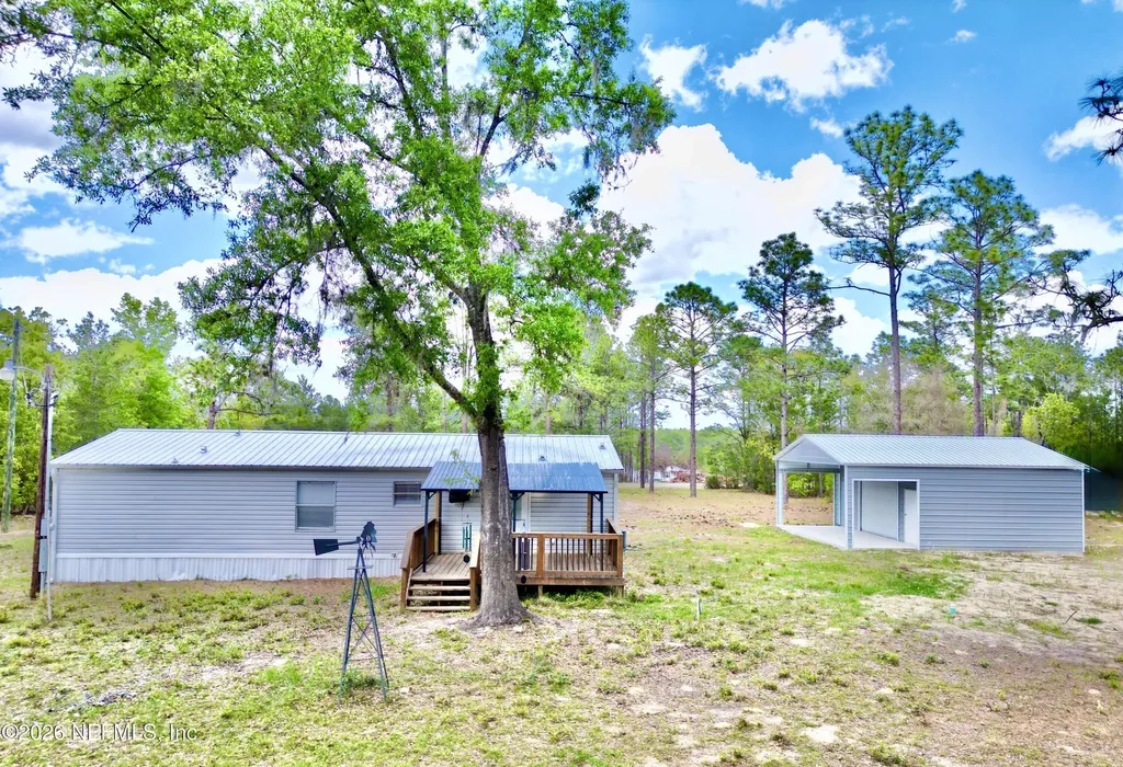 175 Whirlwind Loop Hawthorne FL 32640