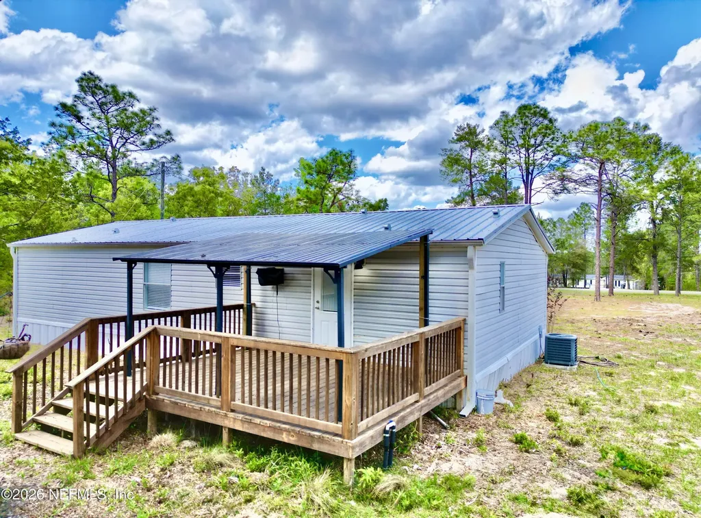175 Whirlwind Loop Hawthorne FL 32640