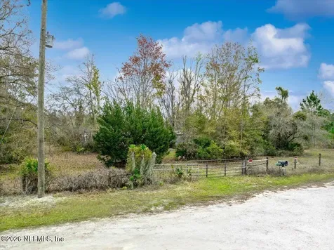 100 Kenwood Boat Ramp Road Interlachen FL 32148