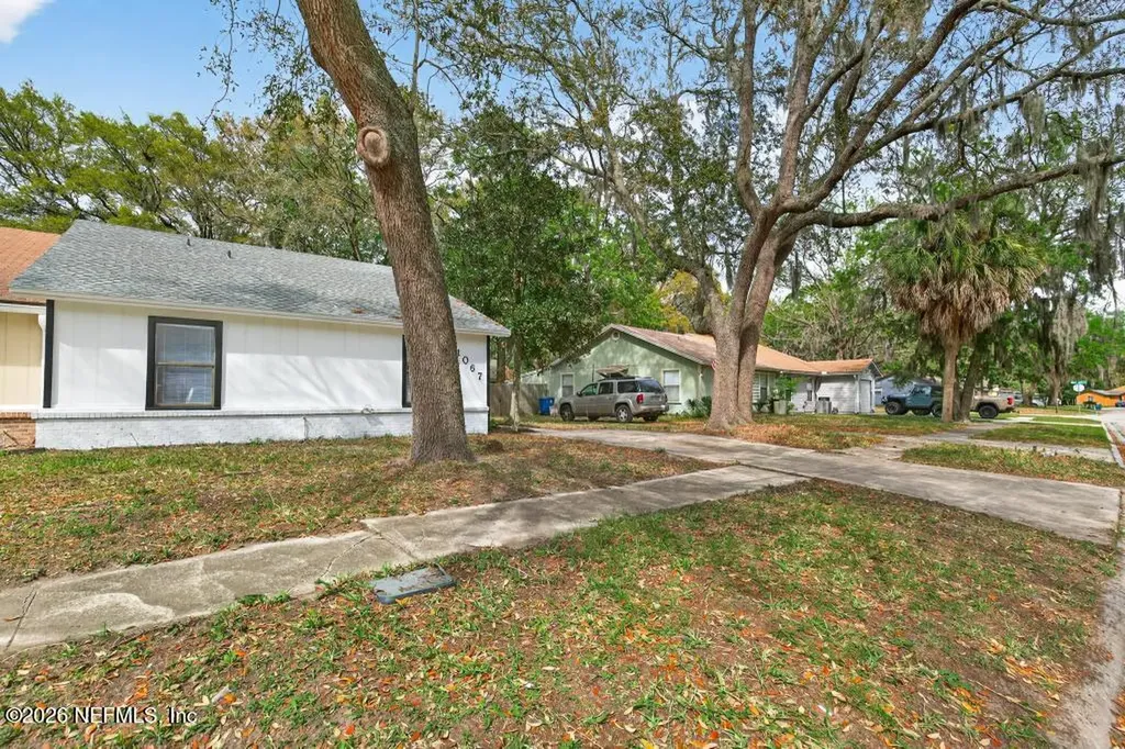 1067 Willow Cove Court W Jacksonville FL 32233