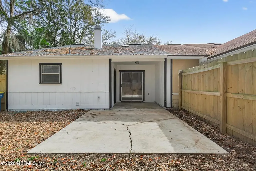 1067 Willow Cove Court W Jacksonville FL 32233