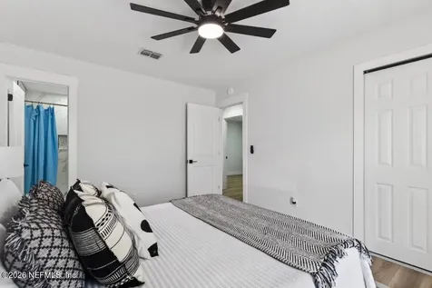 1067 Willow Cove Court W Jacksonville FL 32233