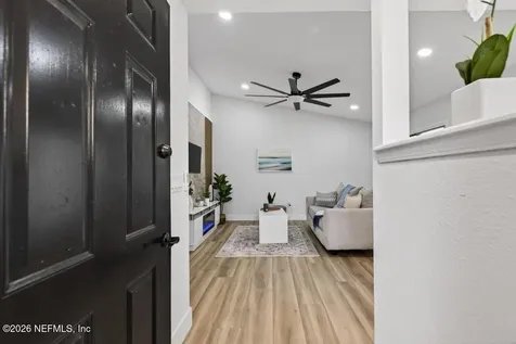 1067 Willow Cove Court W Jacksonville FL 32233