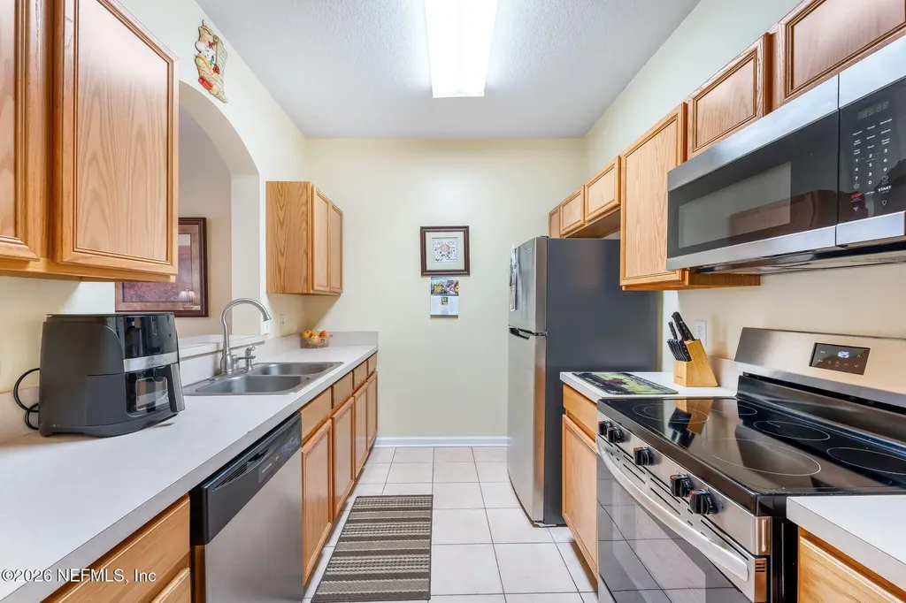 7990 Baymeadows Road E Jacksonville FL 32256