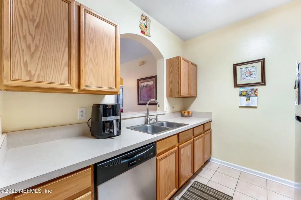 7990 Baymeadows Road E Jacksonville FL 32256