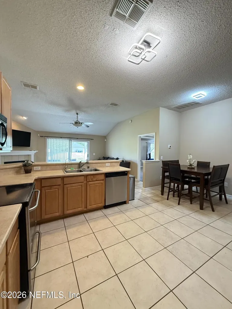 11017 Apple Blossom Trail W Jacksonville FL 32218