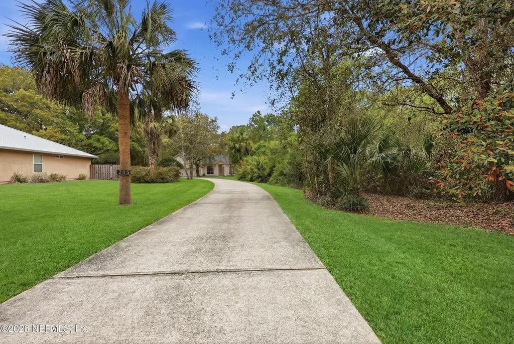285 W Silverthorn Lane Ponte Vedra FL 32081