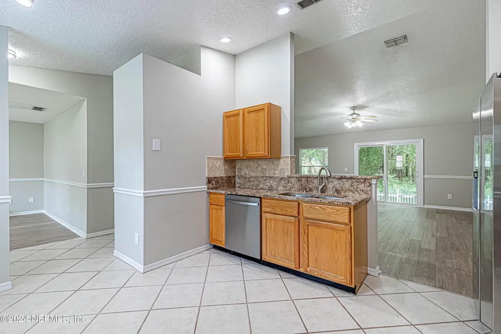 1527 Marble Lake Drive Jacksonville FL 32221