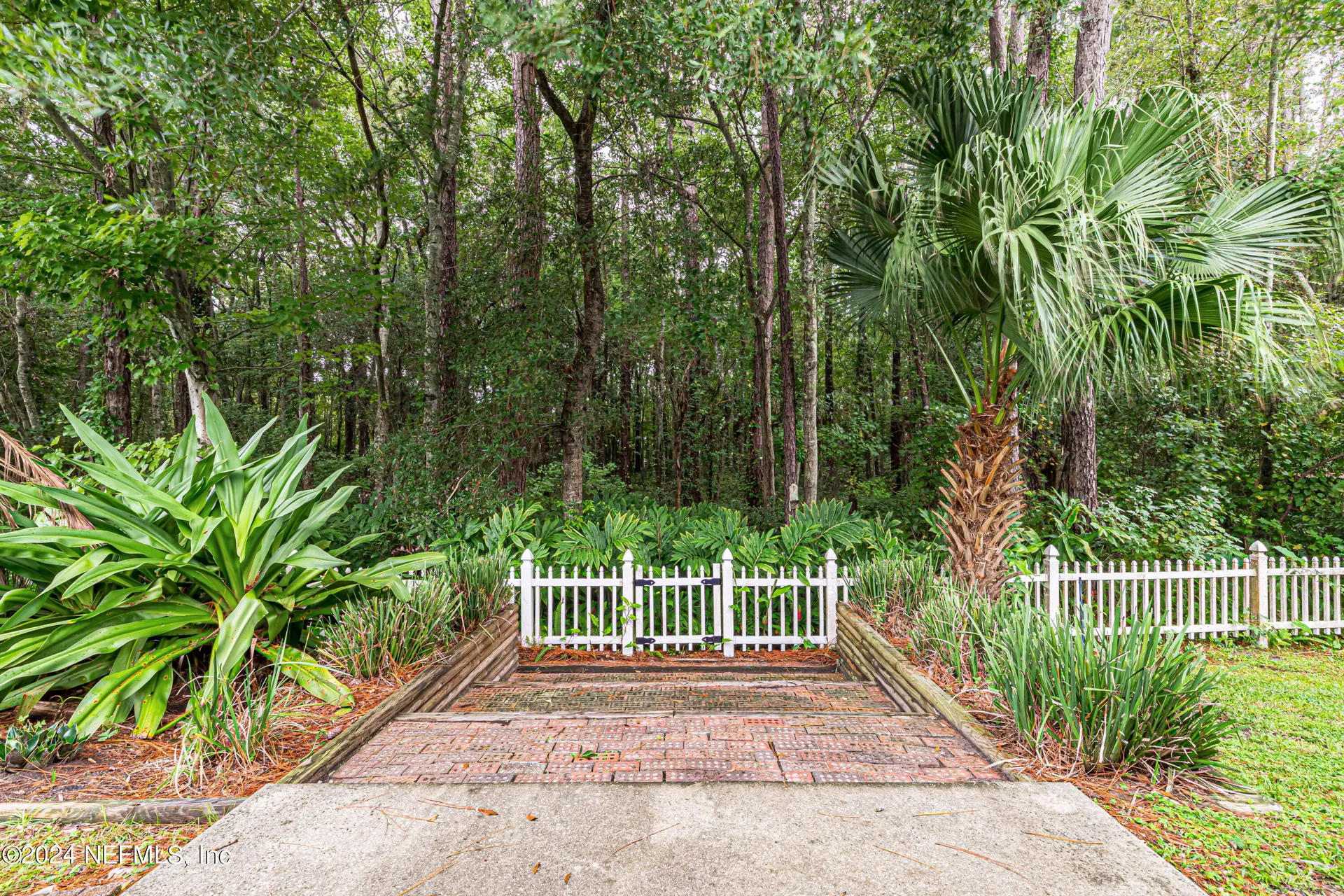1527 Marble Lake Drive Jacksonville FL 32221