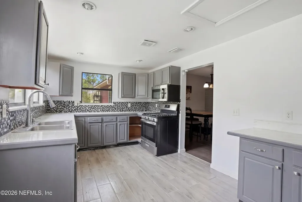 4111 Cedar Point Road Jacksonville FL 32226