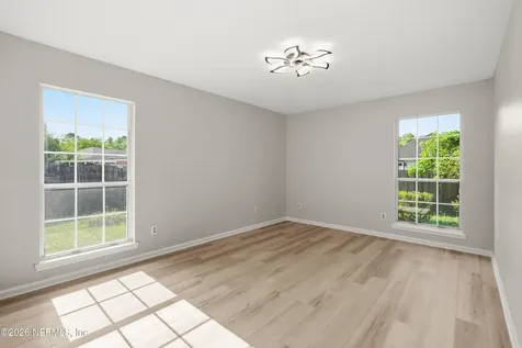 7668 Fawn Lake Drive N Jacksonville FL 32256