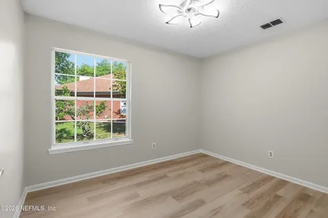 7668 Fawn Lake Drive N Jacksonville FL 32256
