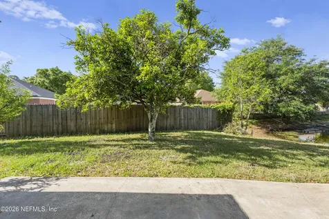 7668 Fawn Lake Drive N Jacksonville FL 32256