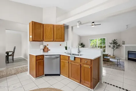 7668 Fawn Lake Drive N Jacksonville FL 32256
