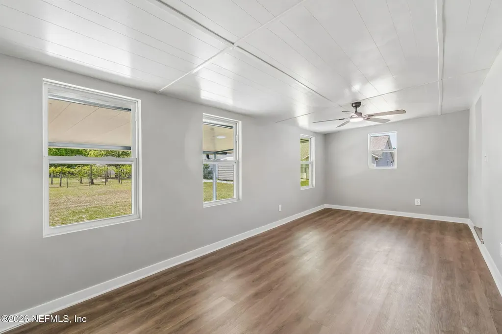 350 N 6th Street Macclenny FL 32063