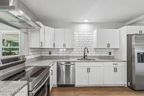 350 N 6th Street Macclenny FL 32063