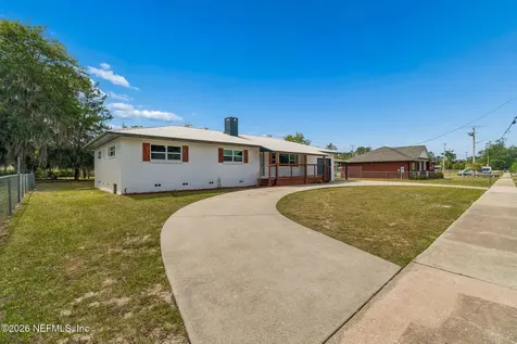 350 N 6th Street Macclenny FL 32063