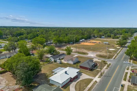 350 N 6th Street Macclenny FL 32063