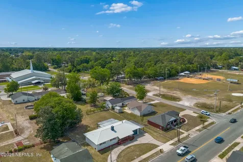 350 N 6th Street Macclenny FL 32063