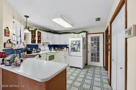 8111 Cayuga Trail N Jacksonville FL 32244