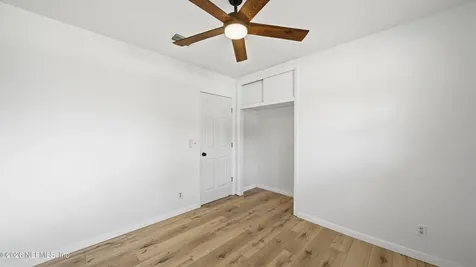 5957 Carrevero Drive S Jacksonville FL 32216